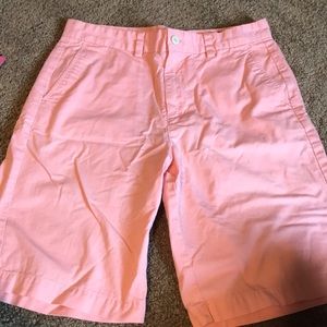 Pink vineyard vines shorts